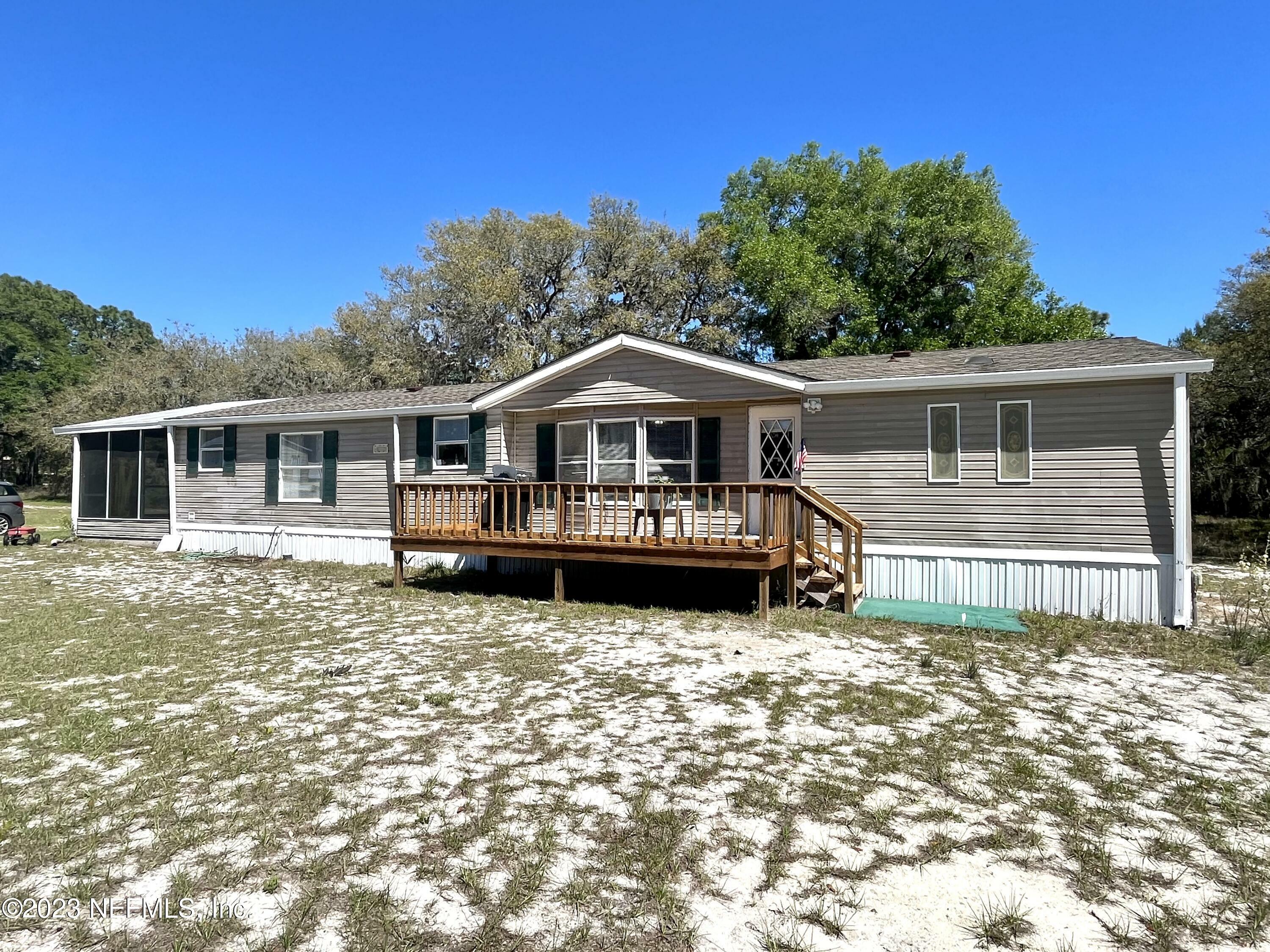 Property Photo:  116 Pennsylvania Avenue  FL 32181 