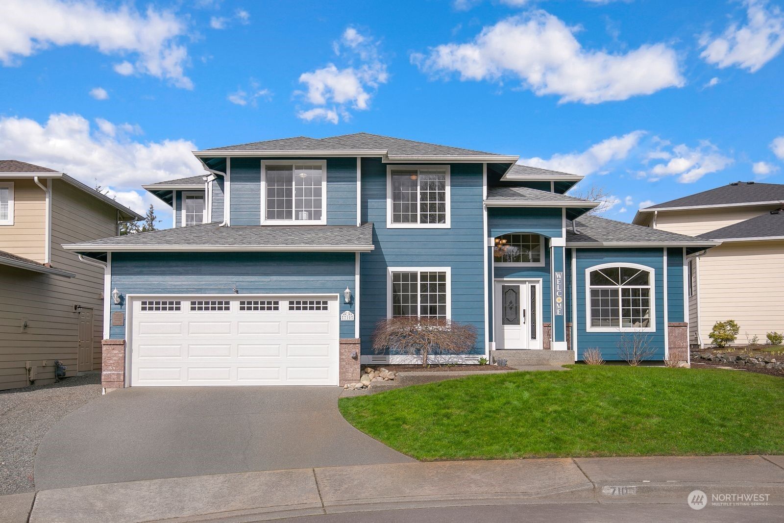 Property Photo:  710 122nd Court NE  WA 98258 