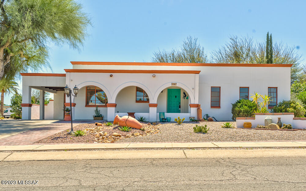 Property Photo: 167 E Los Arcos AZ 85614