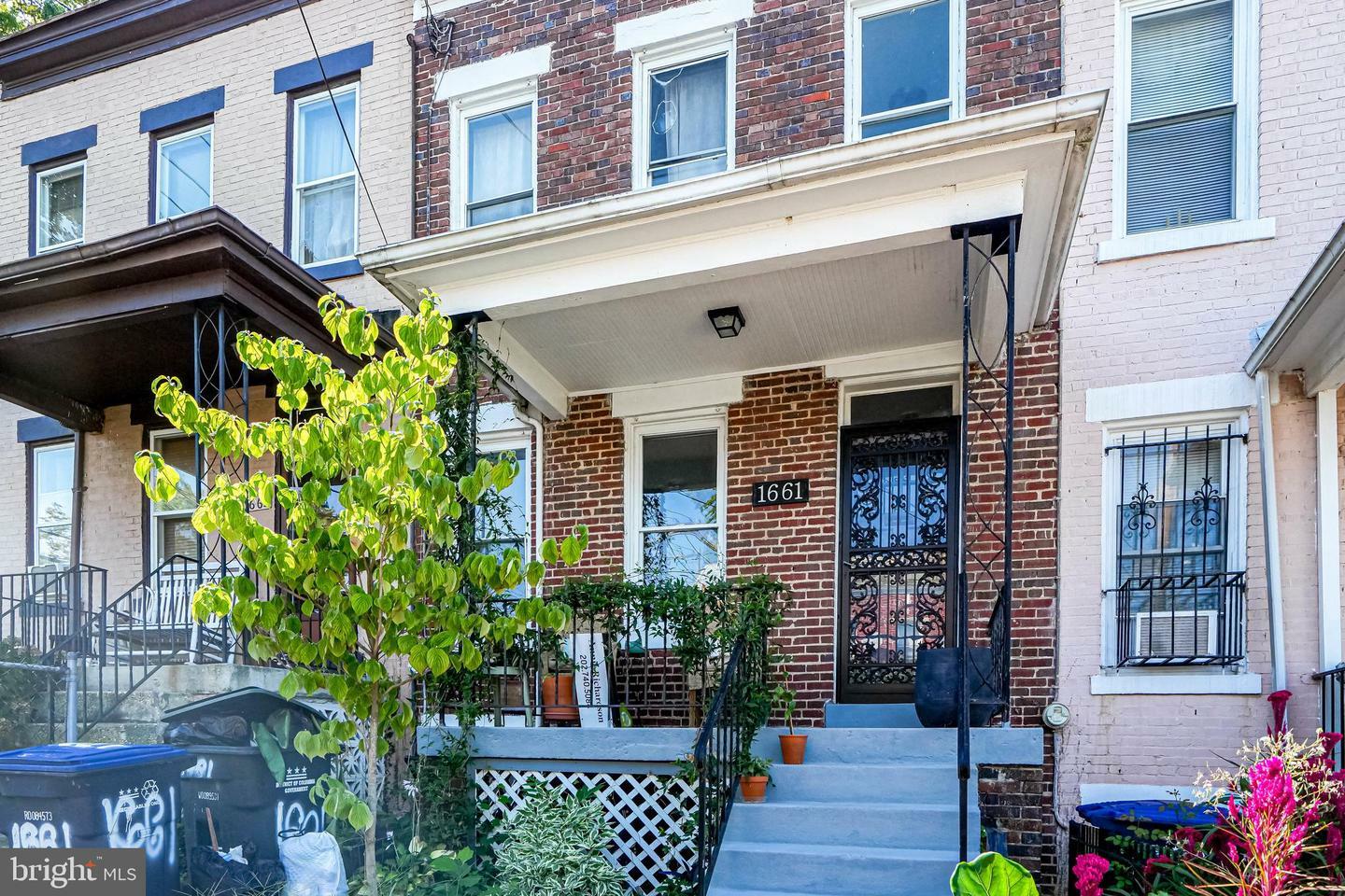 Property Photo:  1661 U Street SE  DC 20020 