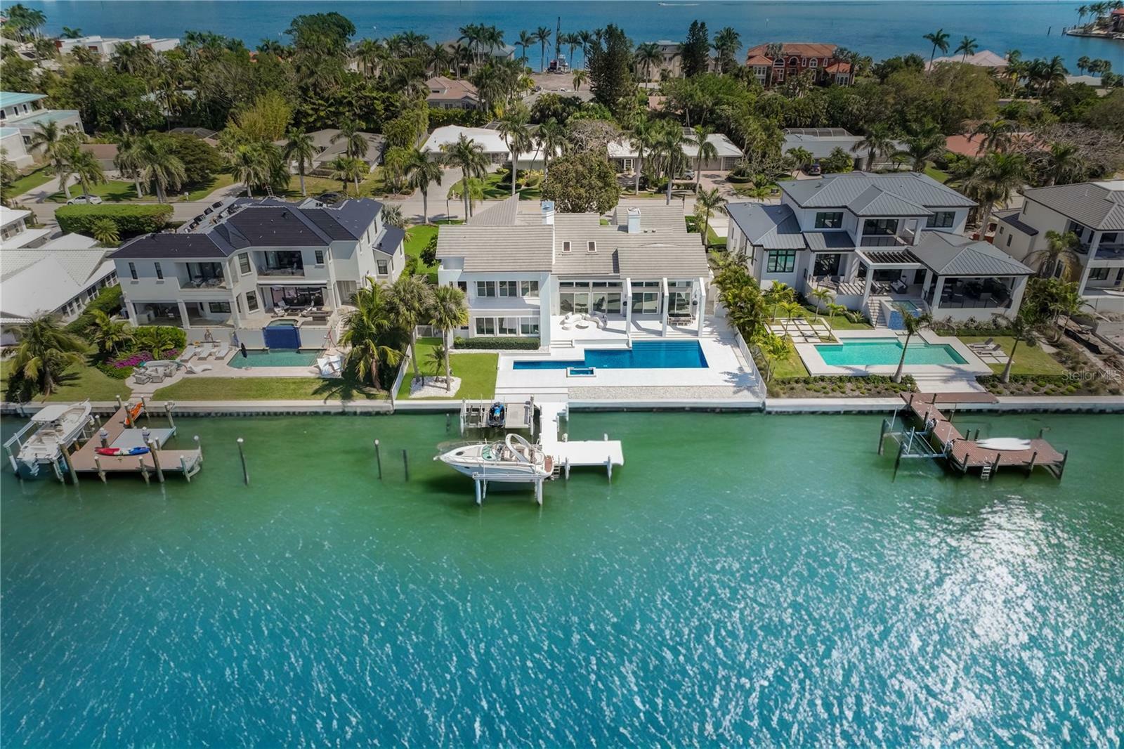 Property Photo: 216 Bird Key Drive FL 34236