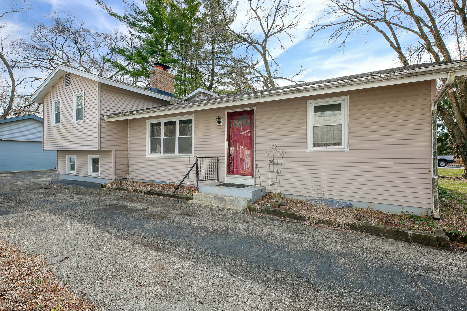 Property Photo:  3S251 Home Avenue  IL 60555 