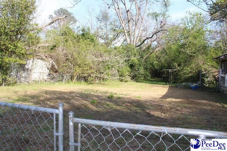 Property Photo:  620 &Amp 622 Simmons St.  SC 29501-2360 