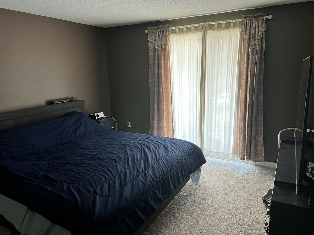 Property Photo:  18 Walden Drive 7  MA 01760 