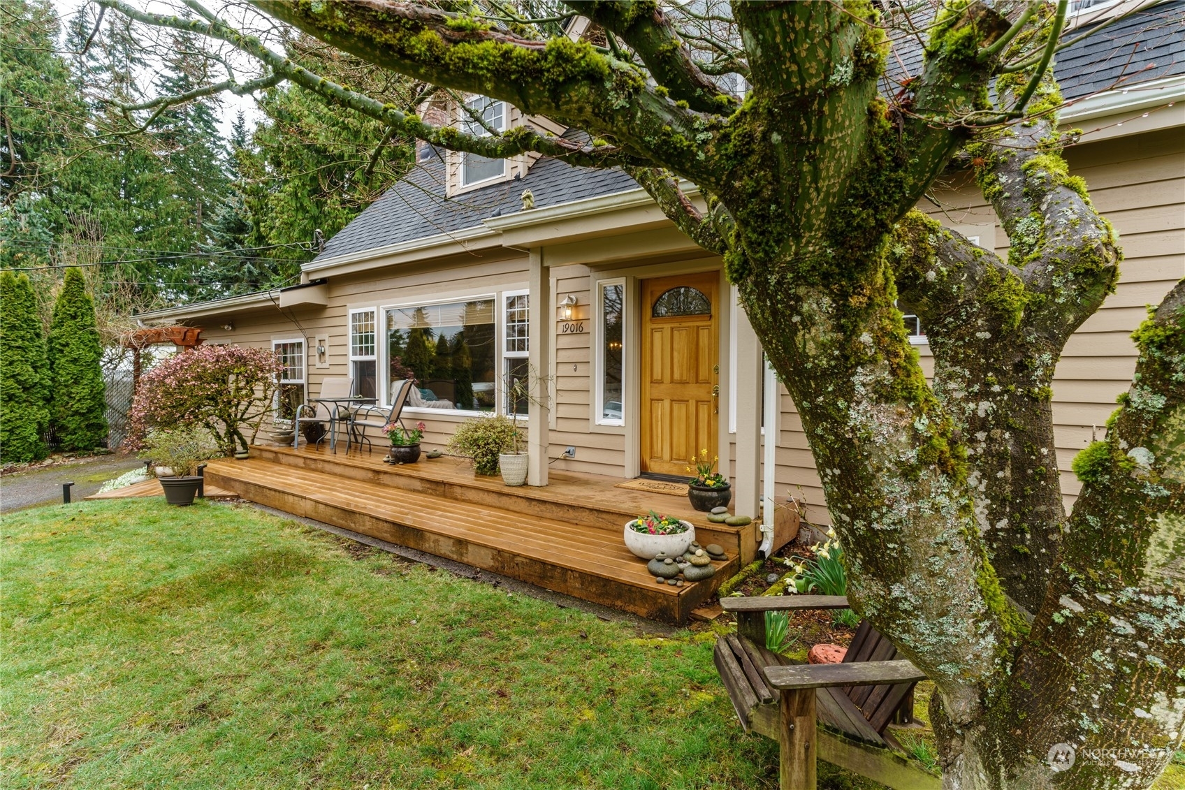 Property Photo:  19016 83rd Avenue W  WA 98026 