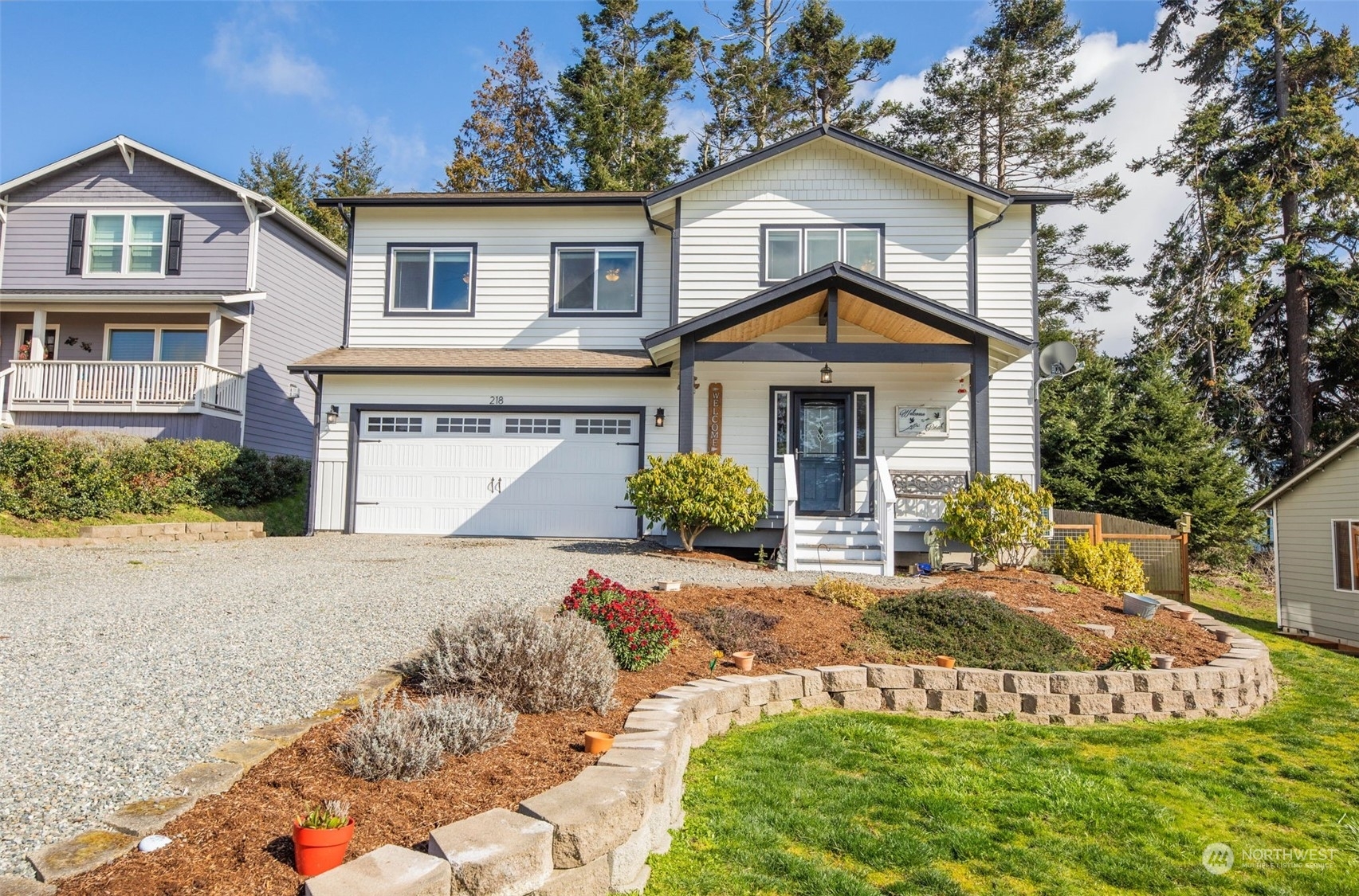 Property Photo:  218 Calhoun Loop  WA 98239 