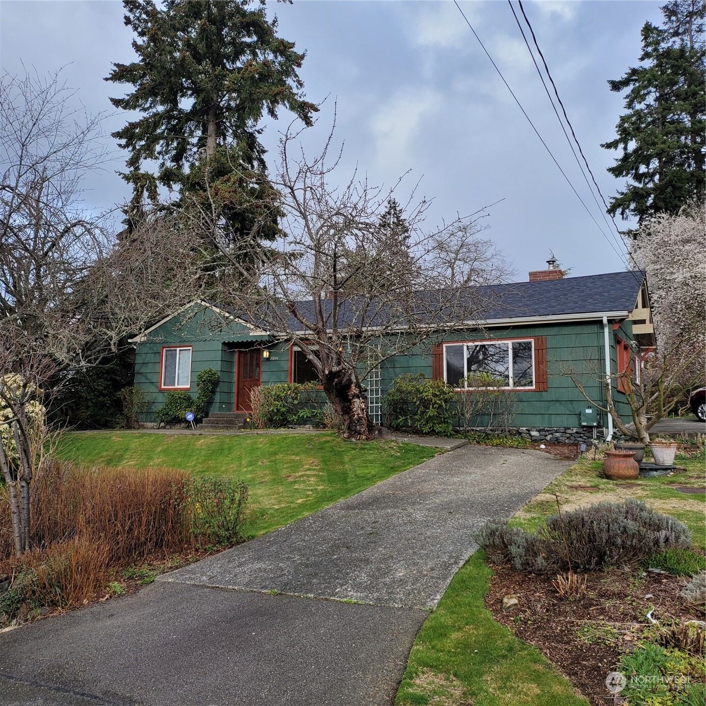 Property Photo: 27044 12th Avenue S WA 98198