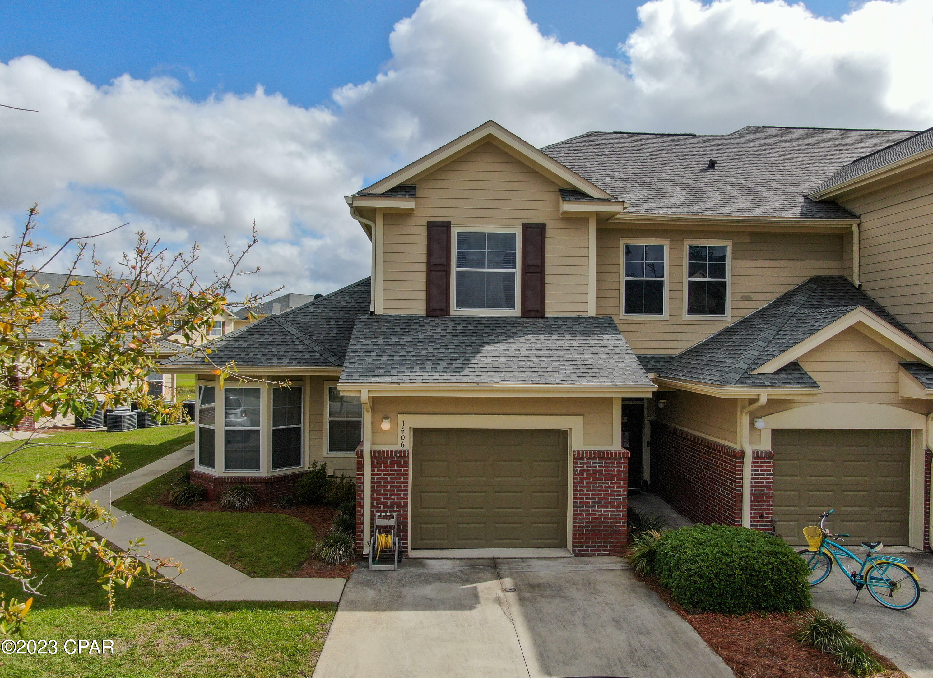 Property Photo: 1406 Baldwin Rowe Circle FL 32405
