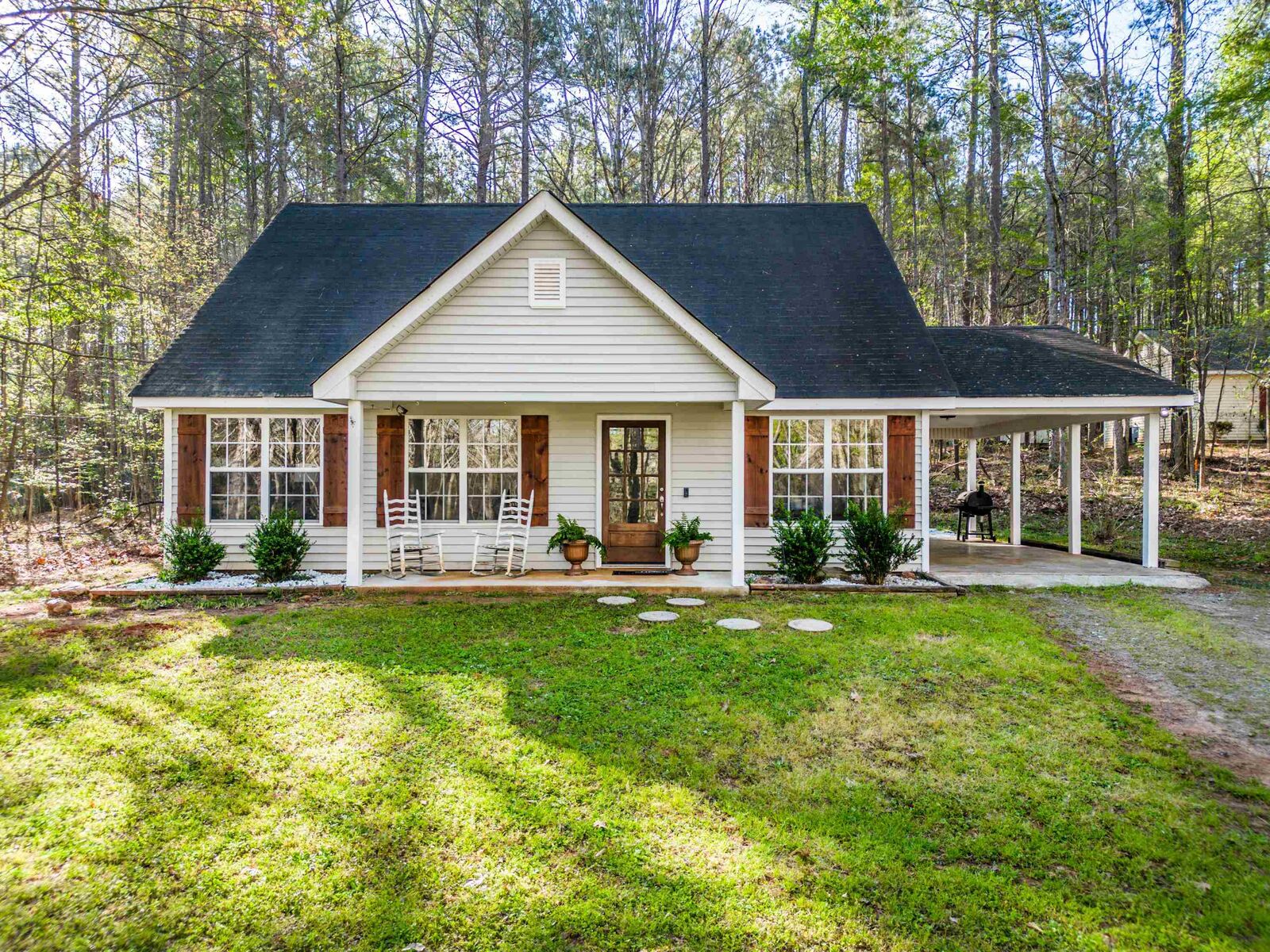 Property Photo:  146 East Riverbend Drive  GA 31024 