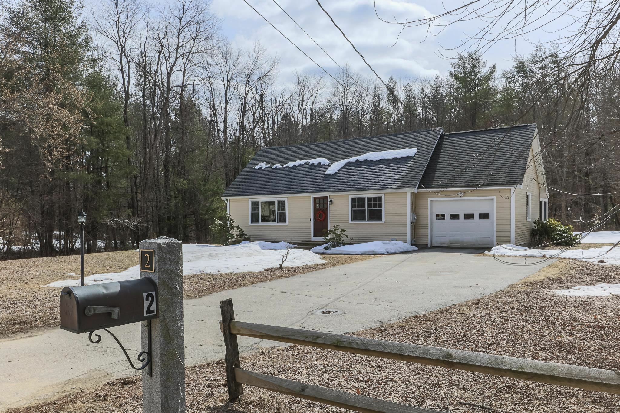 Property Photo:  2 Edgewood Drive  NH 03304 