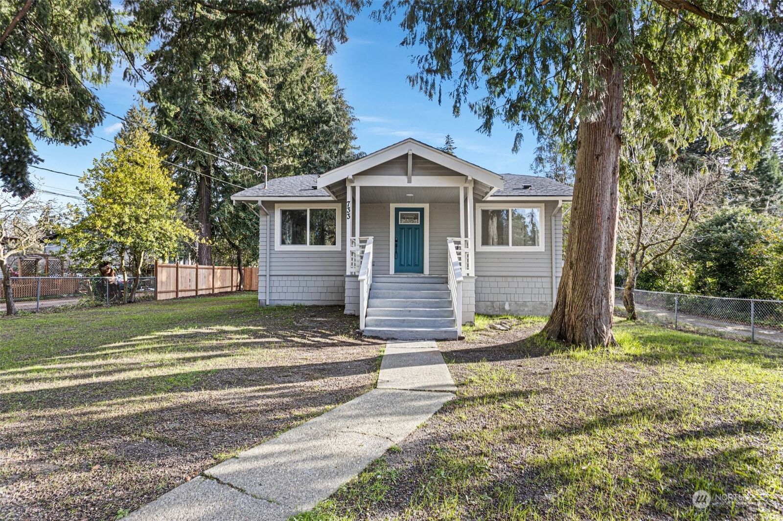 Property Photo:  733 N 184th Street  WA 98133 