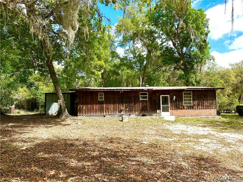 Property Photo:  5665 S Withlapopka Drive  FL 34436 