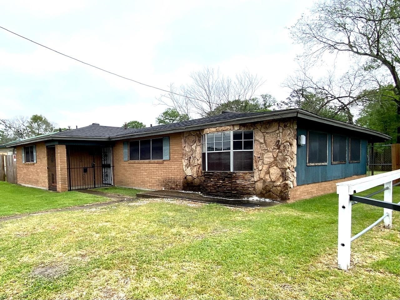 Property Photo:  3645 S 4th  TX 77705 