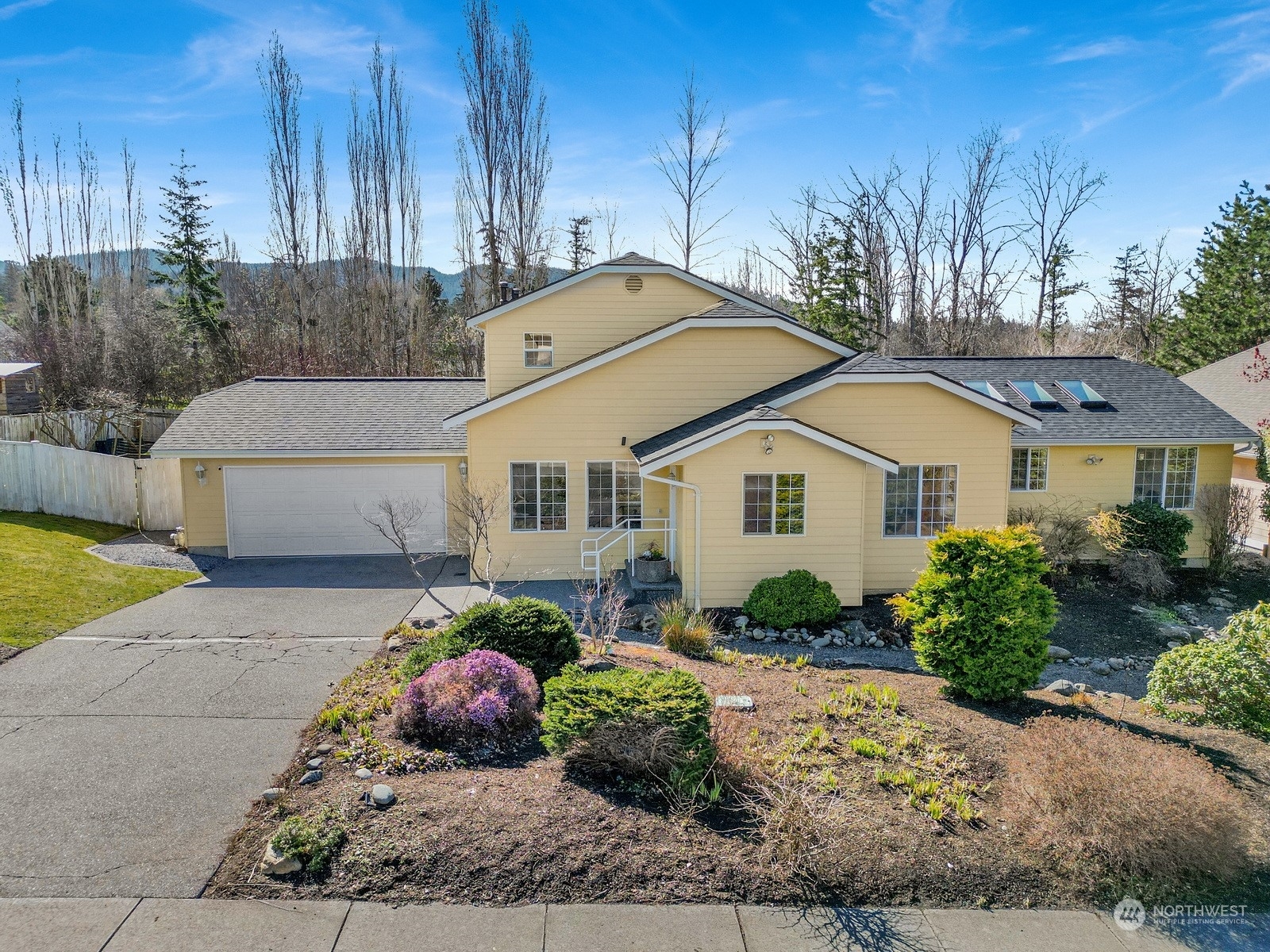 Property Photo:  3108 McKenzie Avenue  WA 98225 