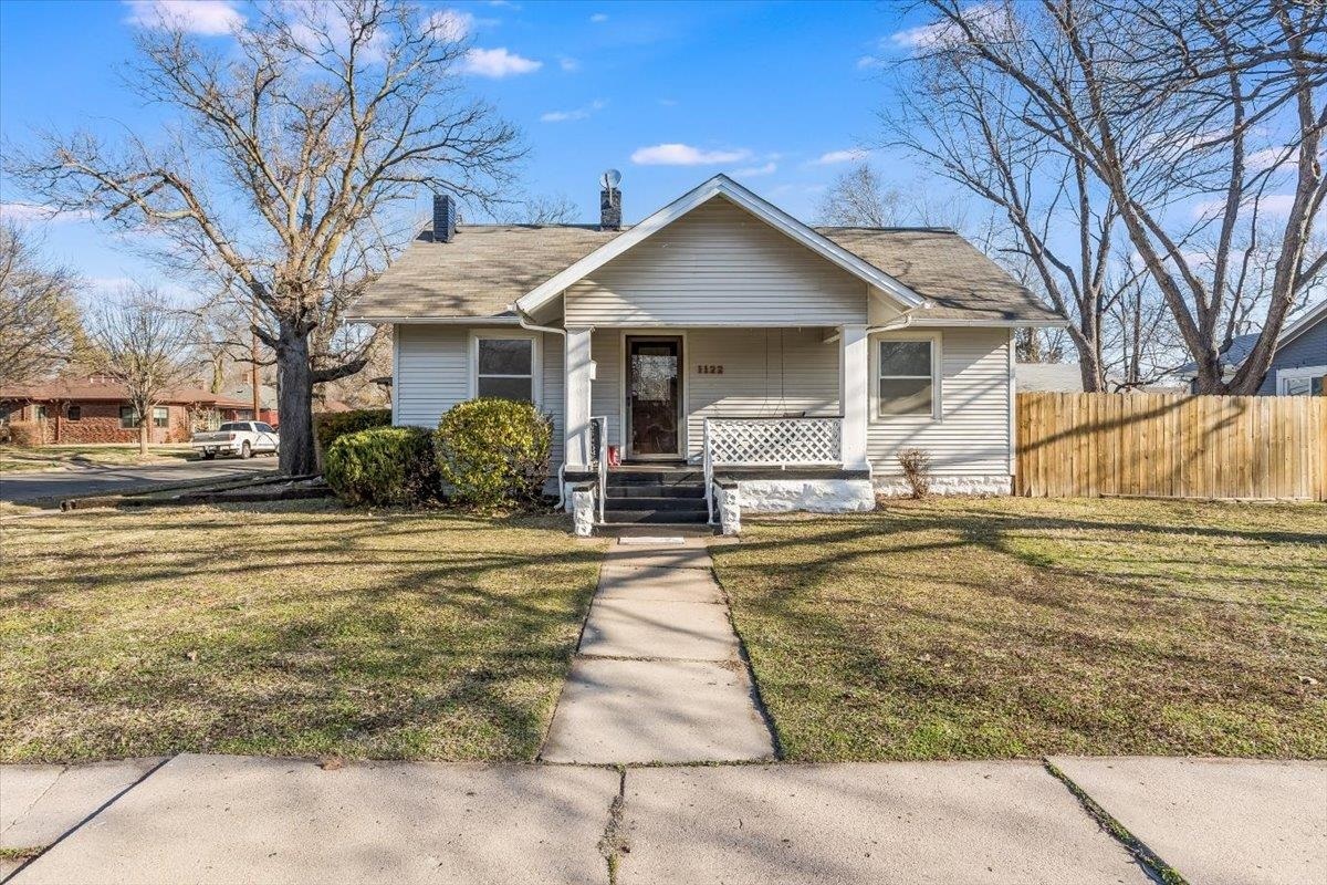 Property Photo:  1122 W 14th St N  KS 67203 