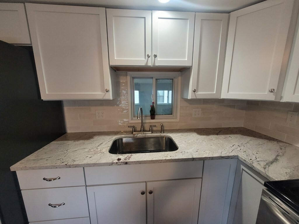 Property Photo: 557 SW Cutoff 41 MA 01501
