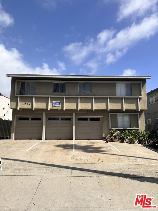 Property Photo: 1543 Euclid St J CA 90404