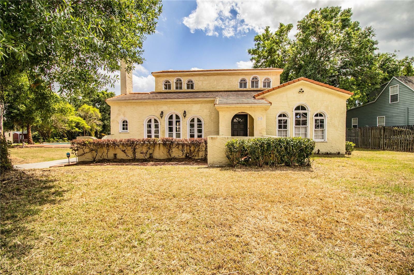 Property Photo:  743 E Edgewood Drive  FL 33803 