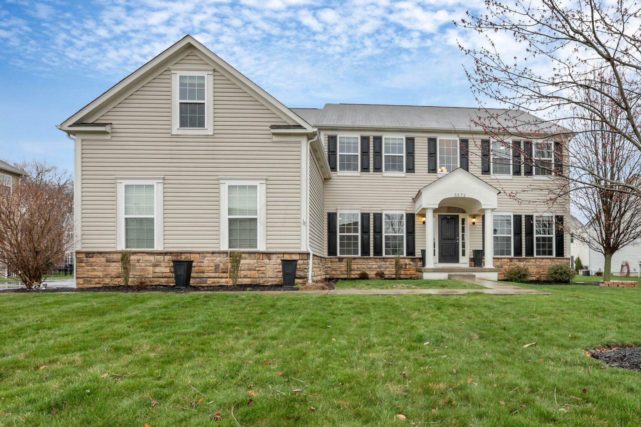 Property Photo: 5572 Blue Star Drive OH 43123