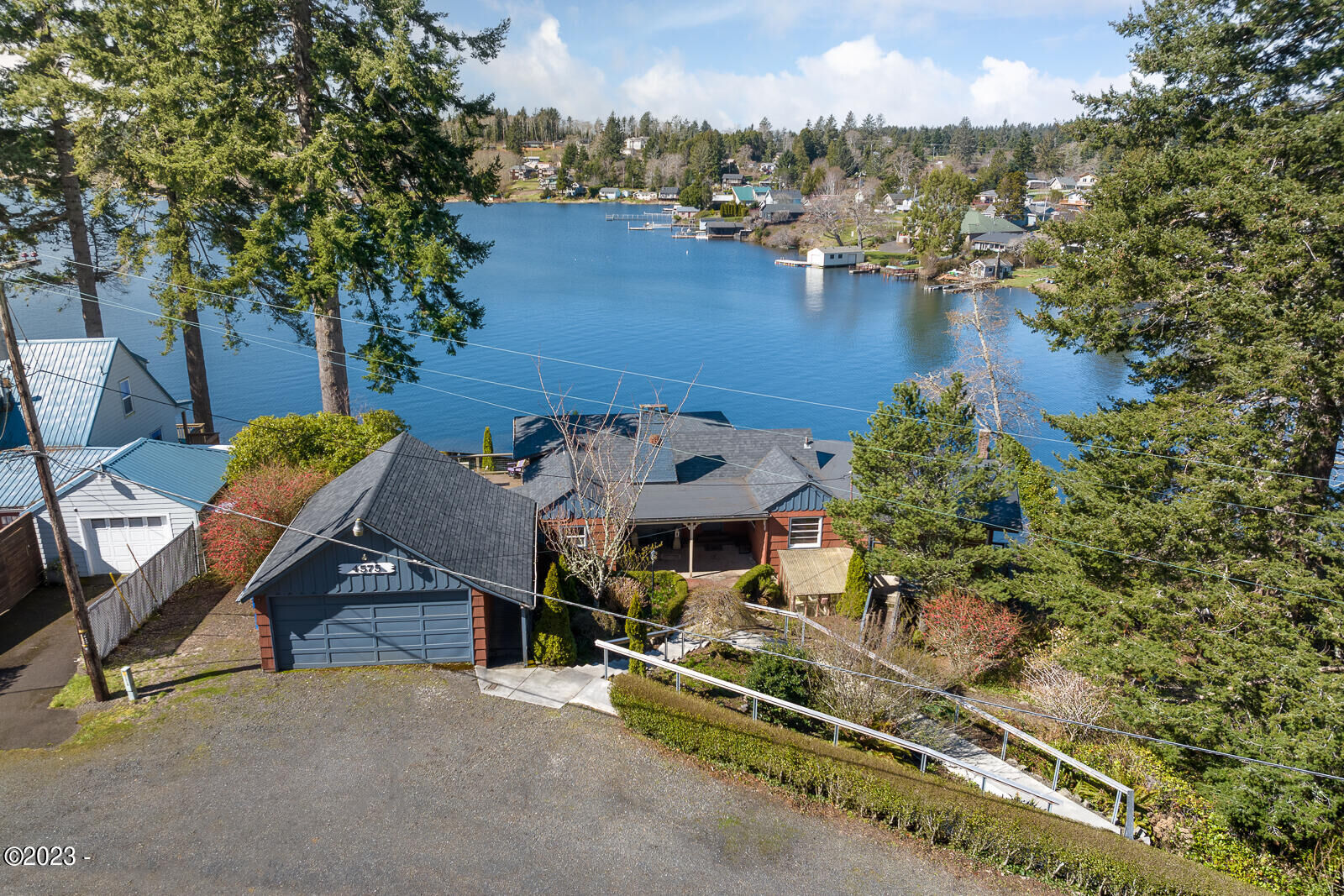 Property Photo:  4575 NE East Devils Lake Road  OR 97368 