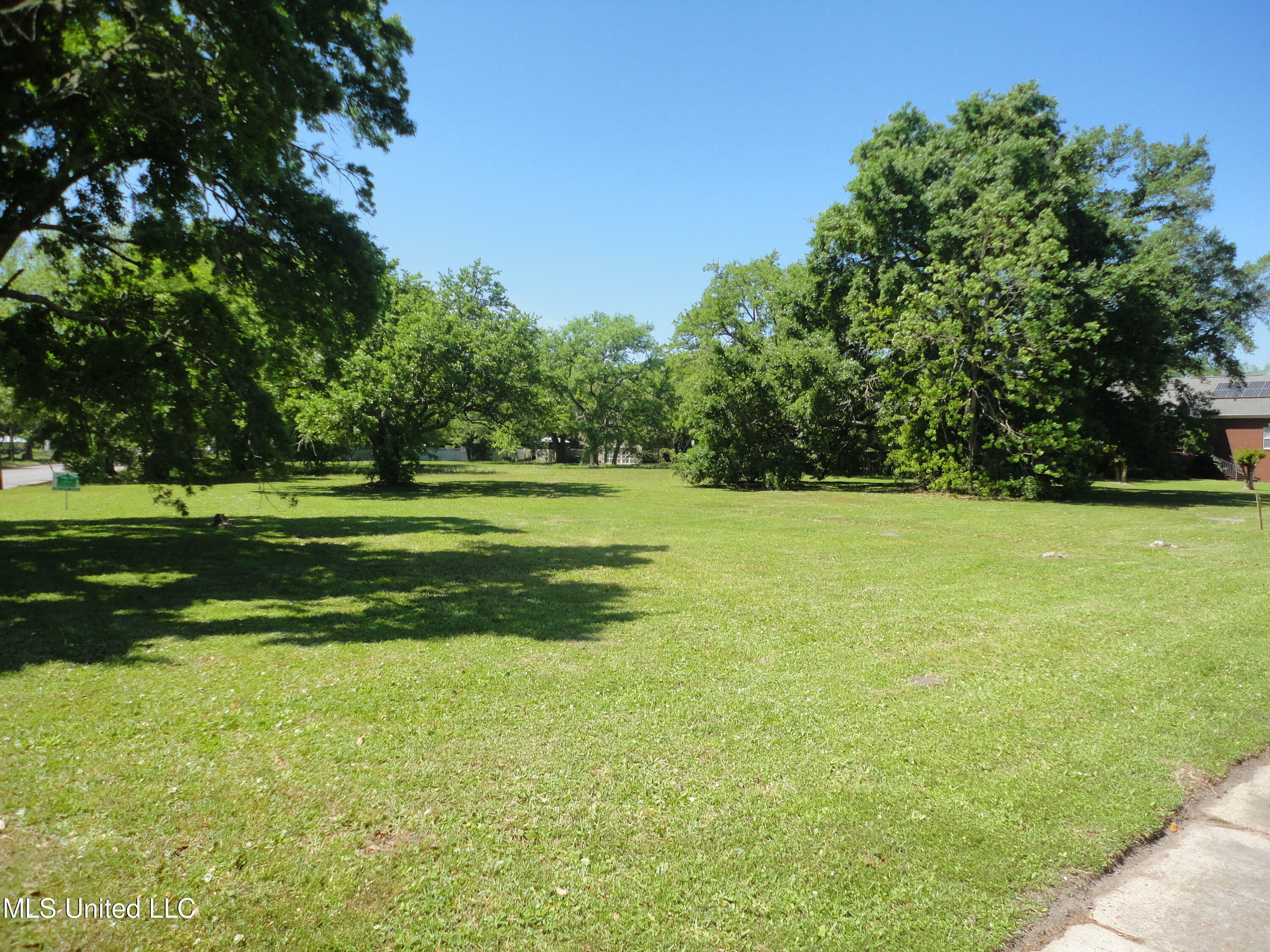 Property Photo:  807 Westwood Street  MS 39567 