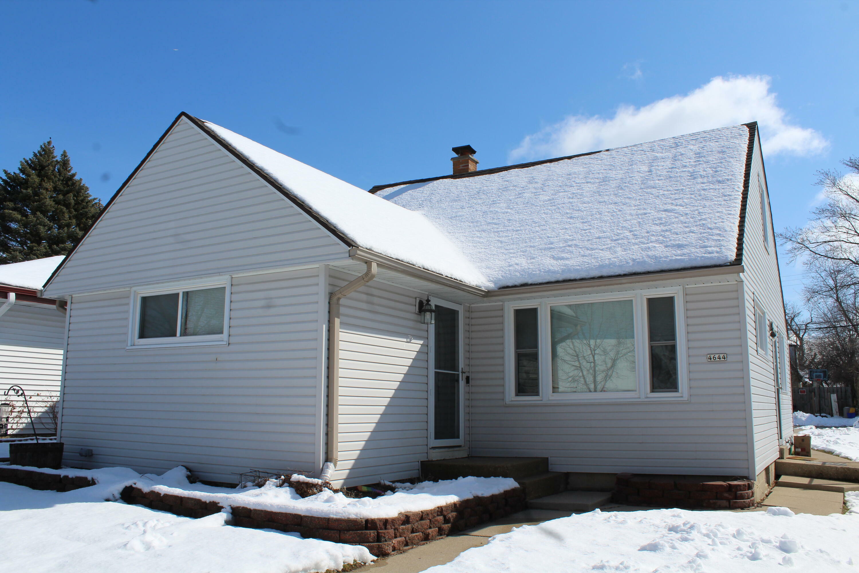 Property Photo:  4644 S 47th St  WI 53220 