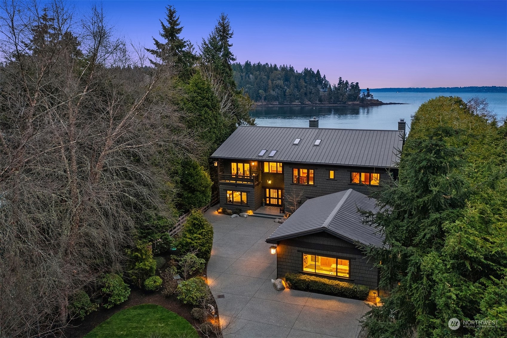 Property Photo:  11078 Country Club Road NE  WA 98110 