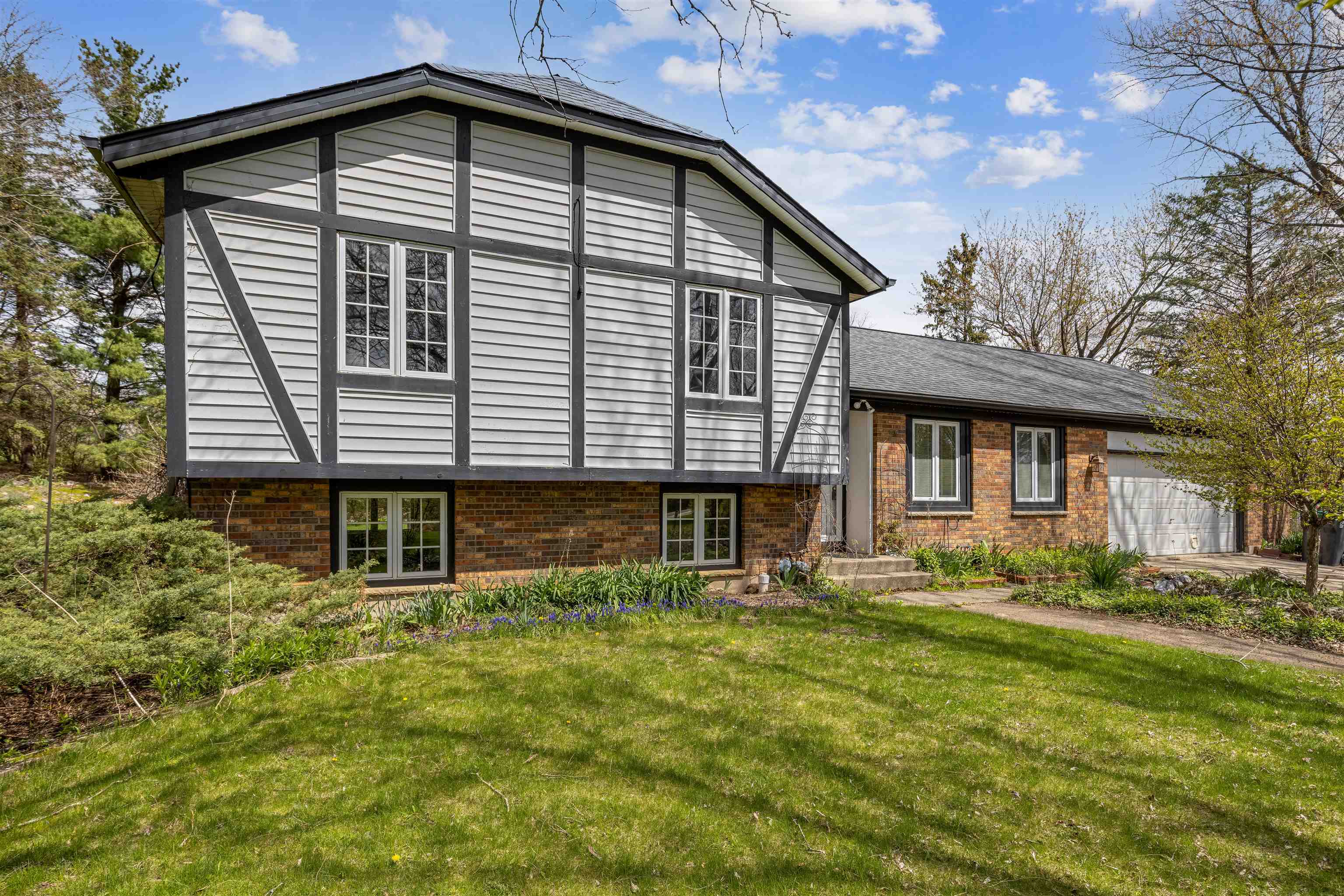 Property Photo:  7092 Prairie Hill Road  IL 61080 