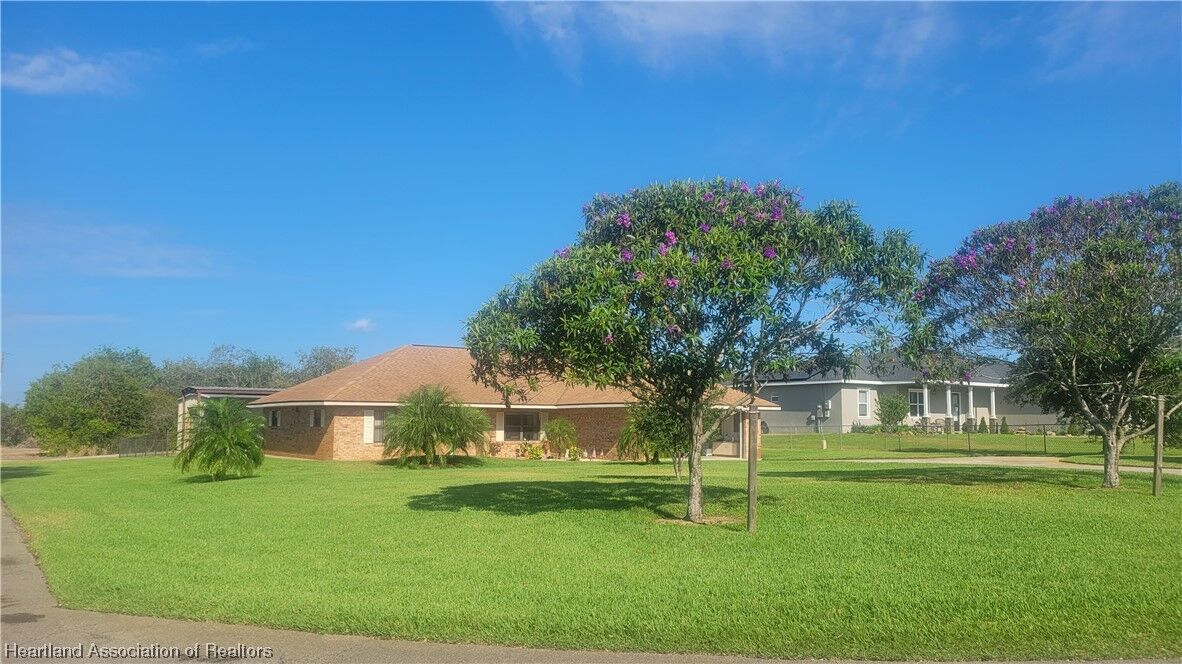 Property Photo: 1806 Sylvia Street FL 33852