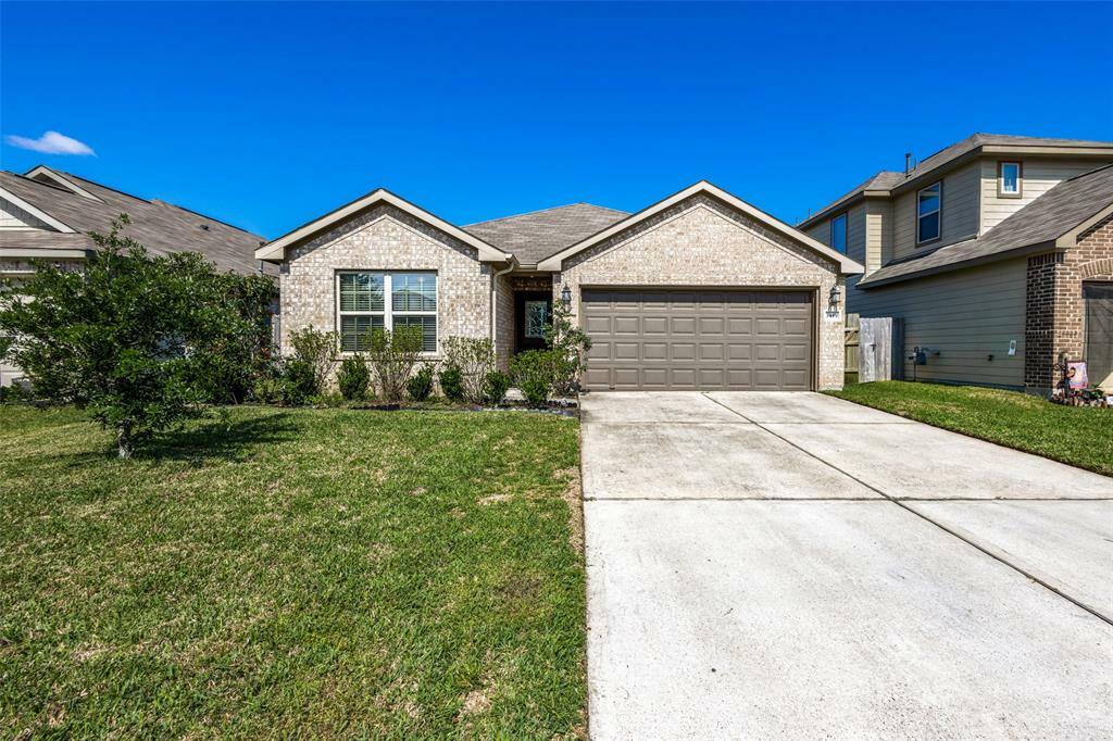Property Photo: 3419 Hollow Mist Drive TX 77591