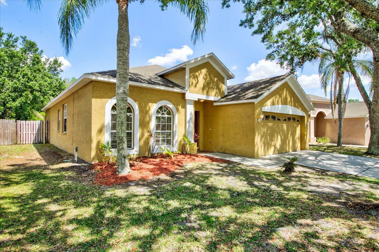 Property Photo:  10316 Goldenbrook Way  FL 33647 