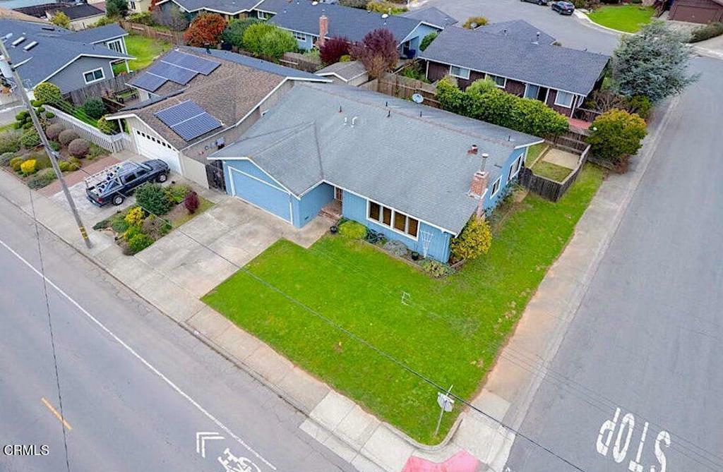 Property Photo:  1075 E Oak Street  CA 95437 