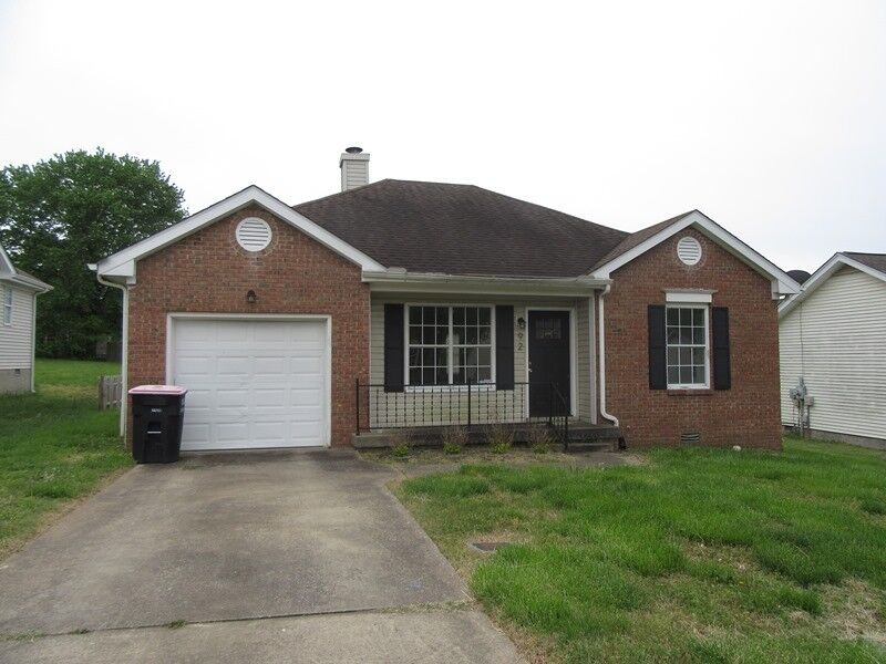 Property Photo: 92 Grassmire Dr TN 37042