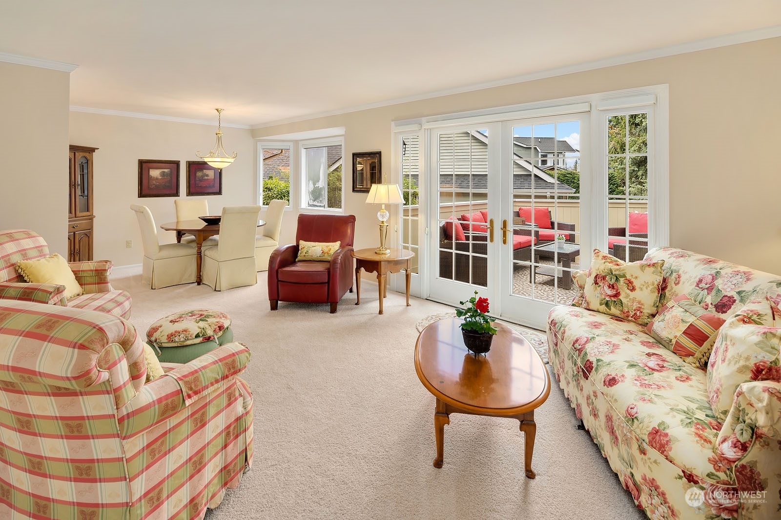 Property Photo: 10906 NE 62nd Street WA 98033