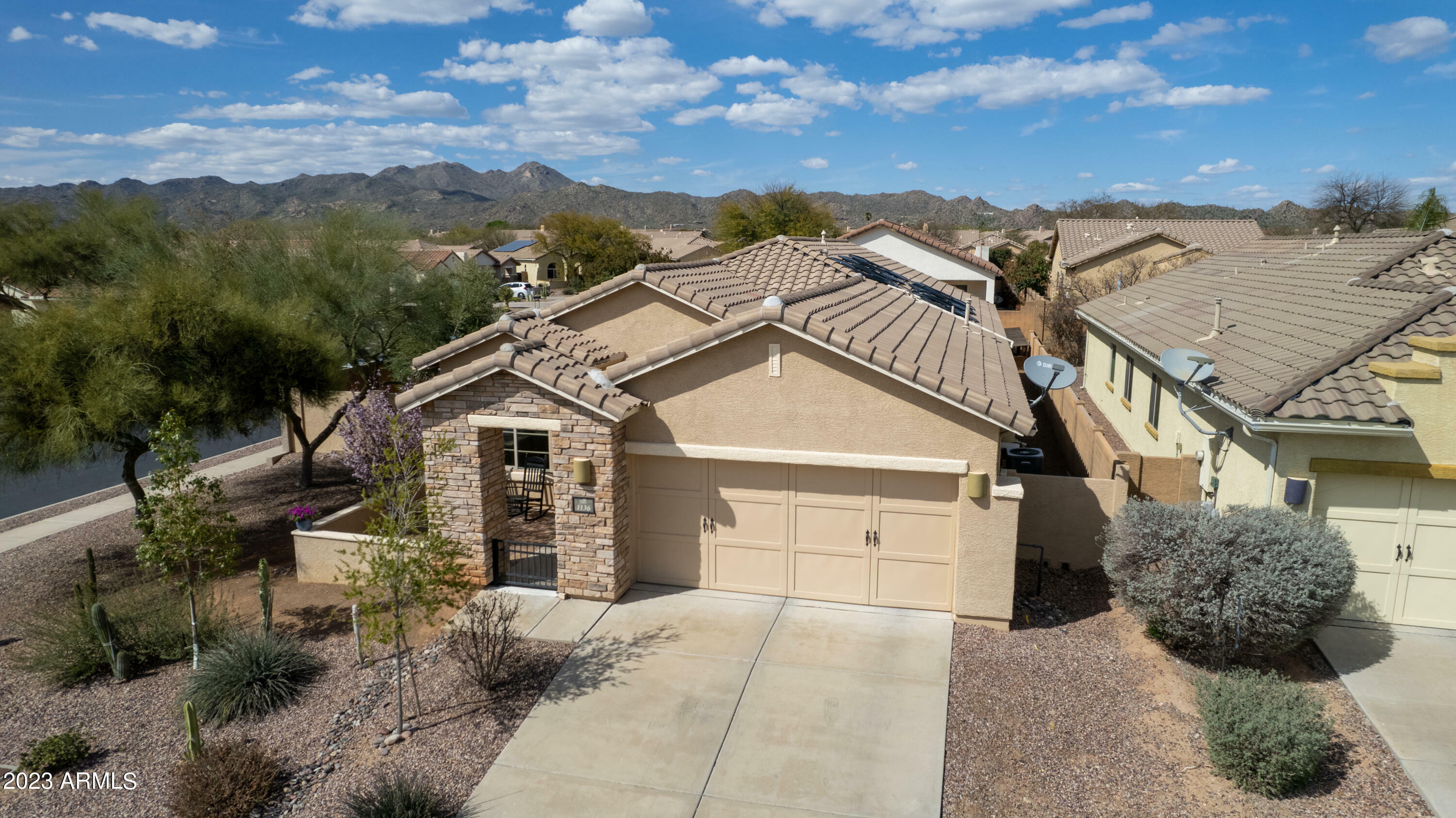 Property Photo:  1136 W Montelupo Drive  AZ 85755 