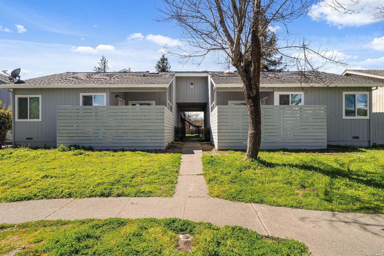 Property Photo:  2571 Kenton Court  CA 95407 