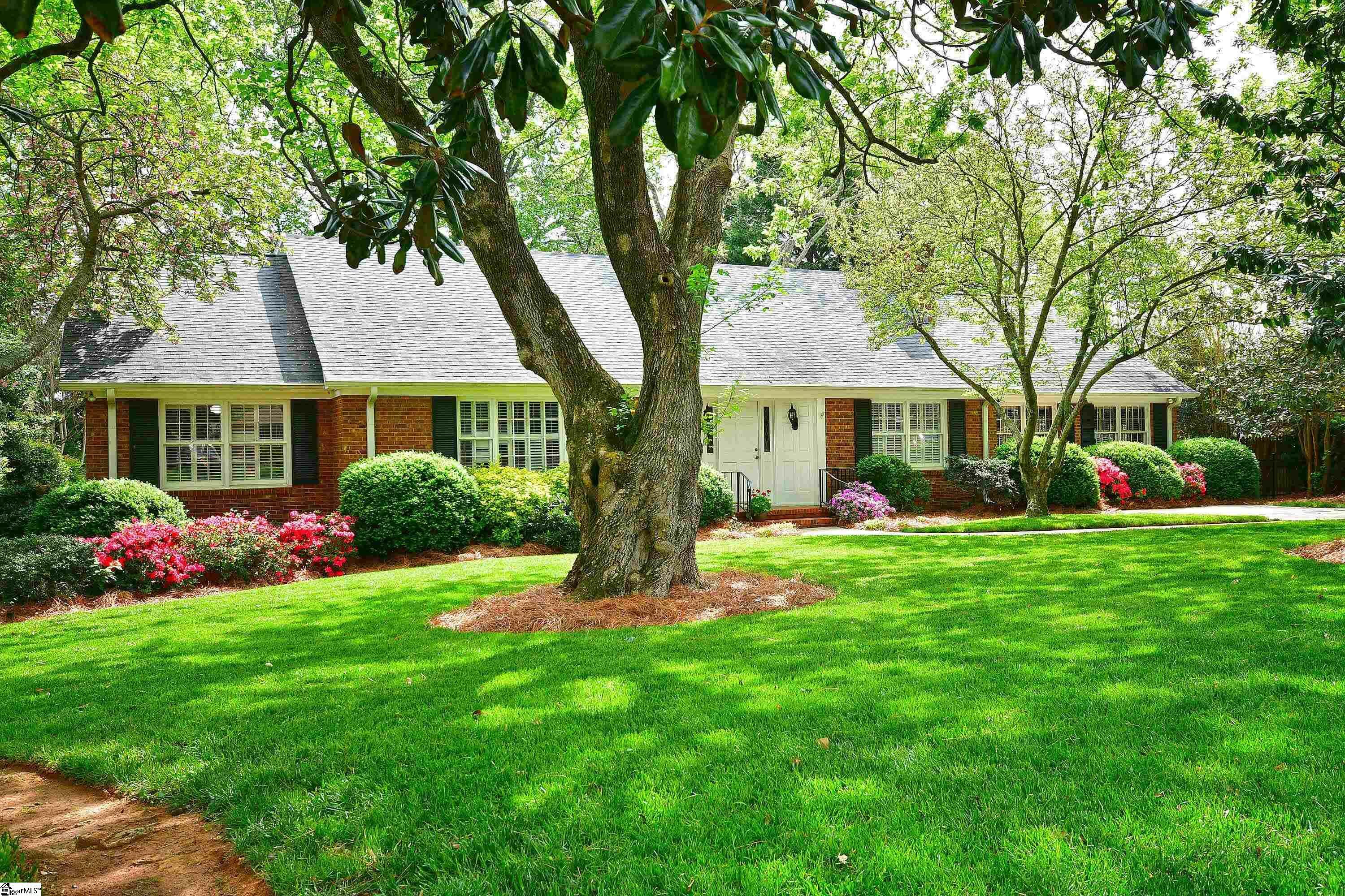 Property Photo:  105 Chateau Drive  SC 29615 