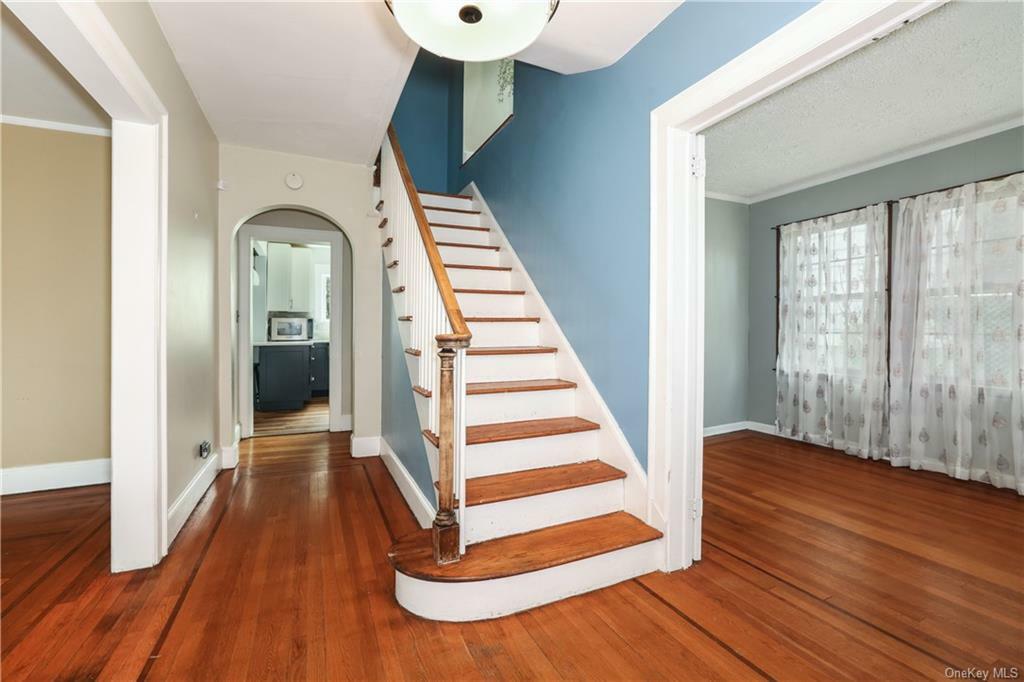 Property Photo: 11 Parkview Court NY 10603