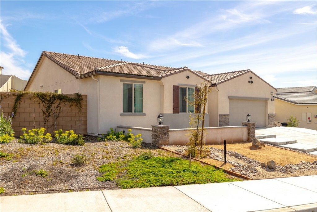 Property Photo:  33129 Lirac Lane  CA 92596 