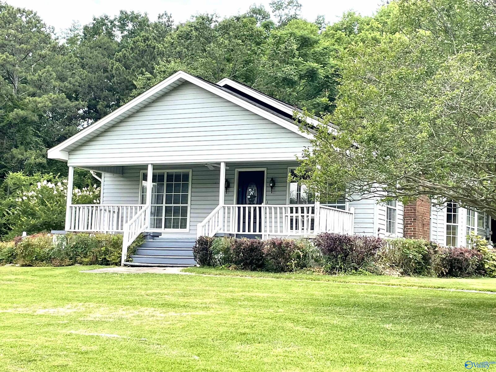Property Photo: 3405 Scenic Highway AL 35904