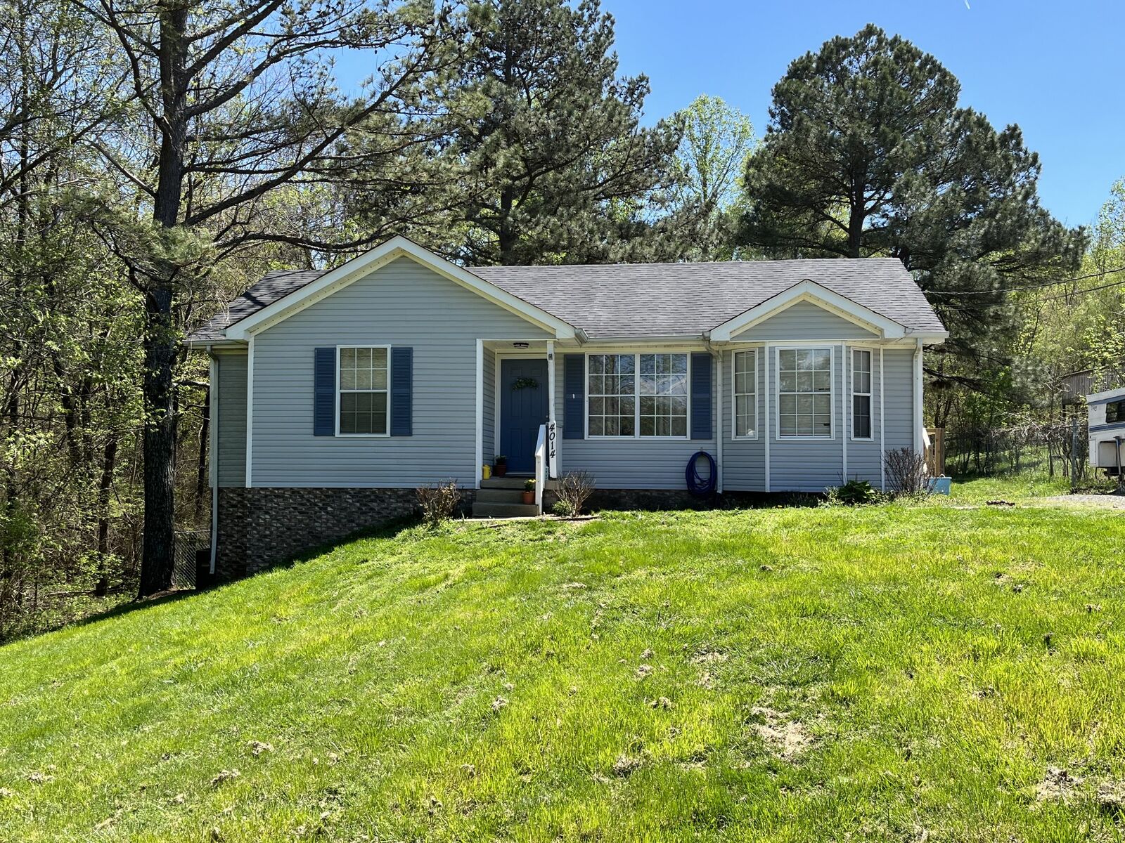 Property Photo:  4014 Cumberland City Rd  TN 37079 