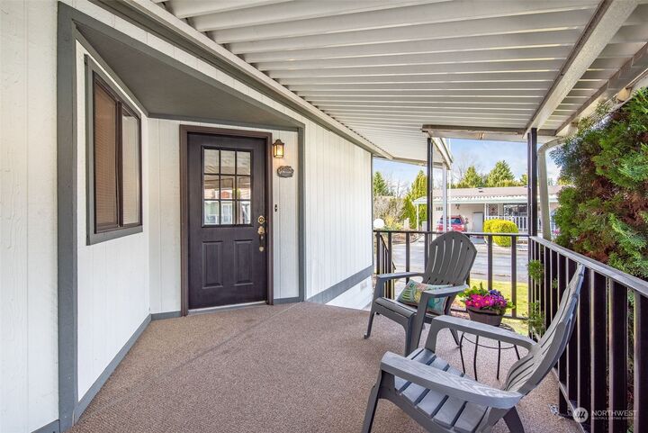 Property Photo: 11436 SE 208th Street 168 WA 98031