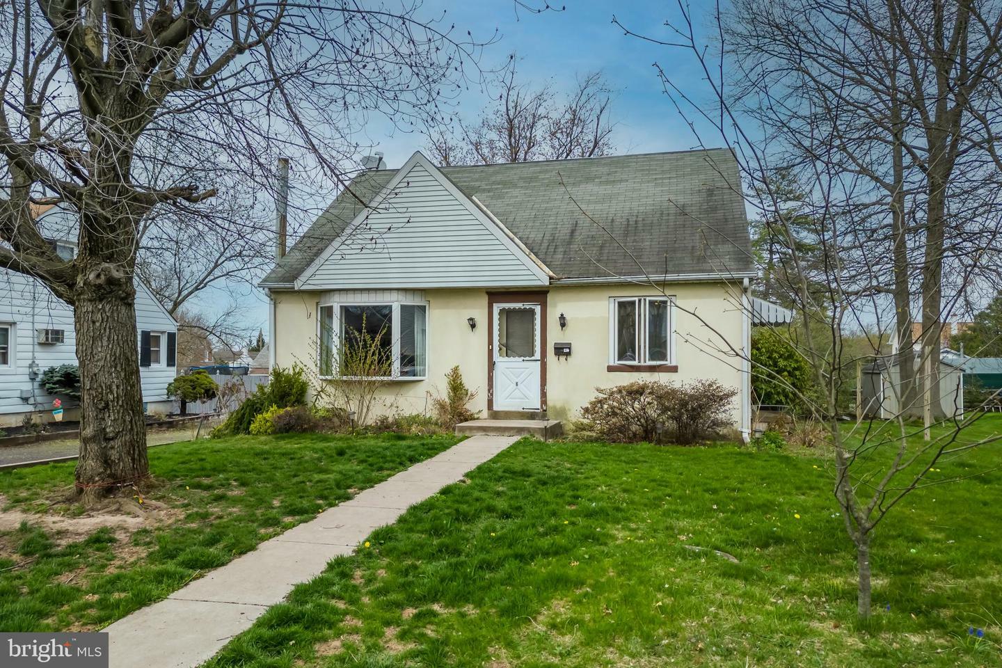 Property Photo: 6 Grandview Drive PA 18969