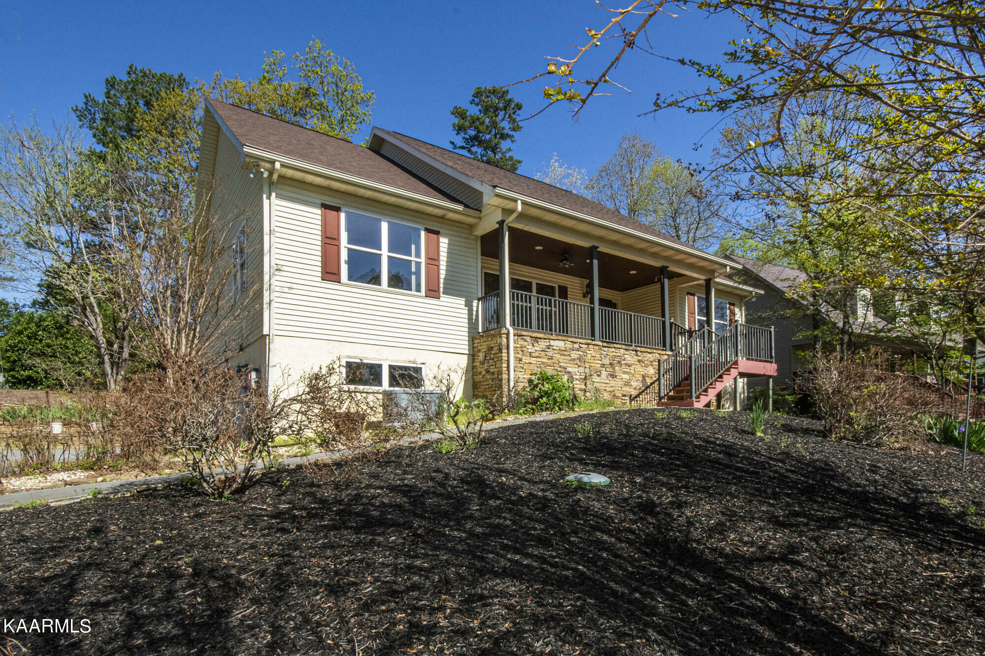 Property Photo: 215 Tahlequah Drive TN 37774