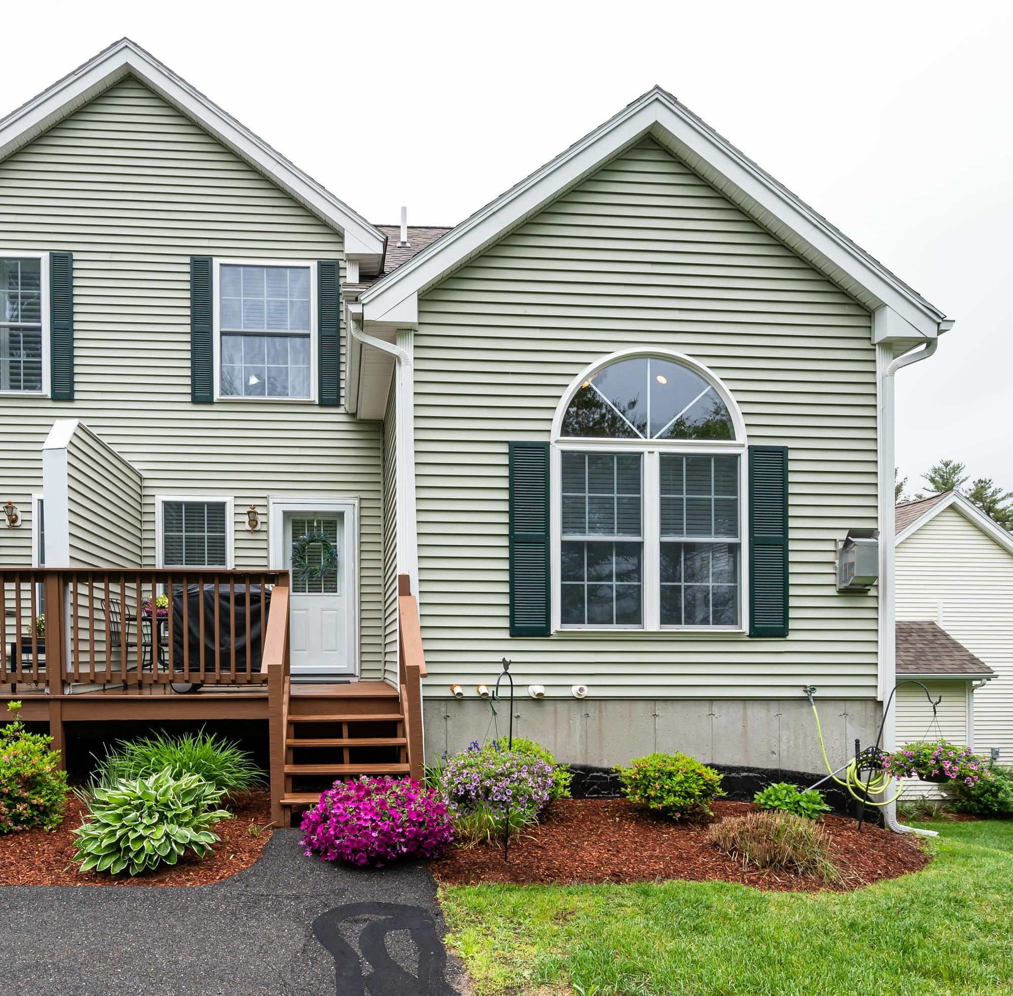 Property Photo: 7 Cascade Circle NH 03054