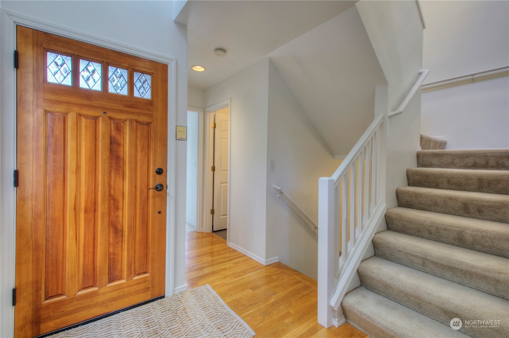 Property Photo: 7425 Sunnyside Avenue N WA 98103