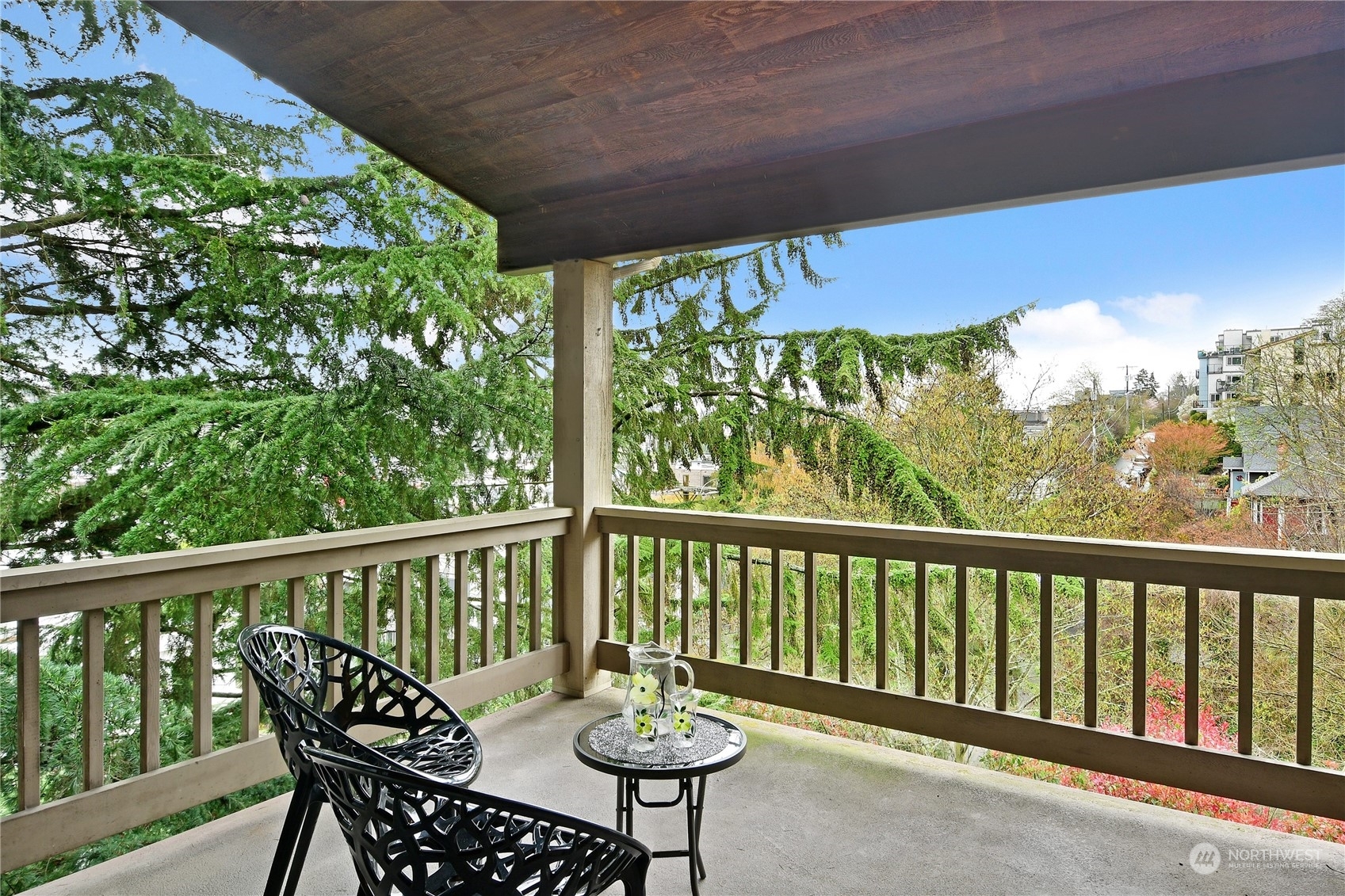 Property Photo:  1914 13th Avenue W 302  WA 98119 