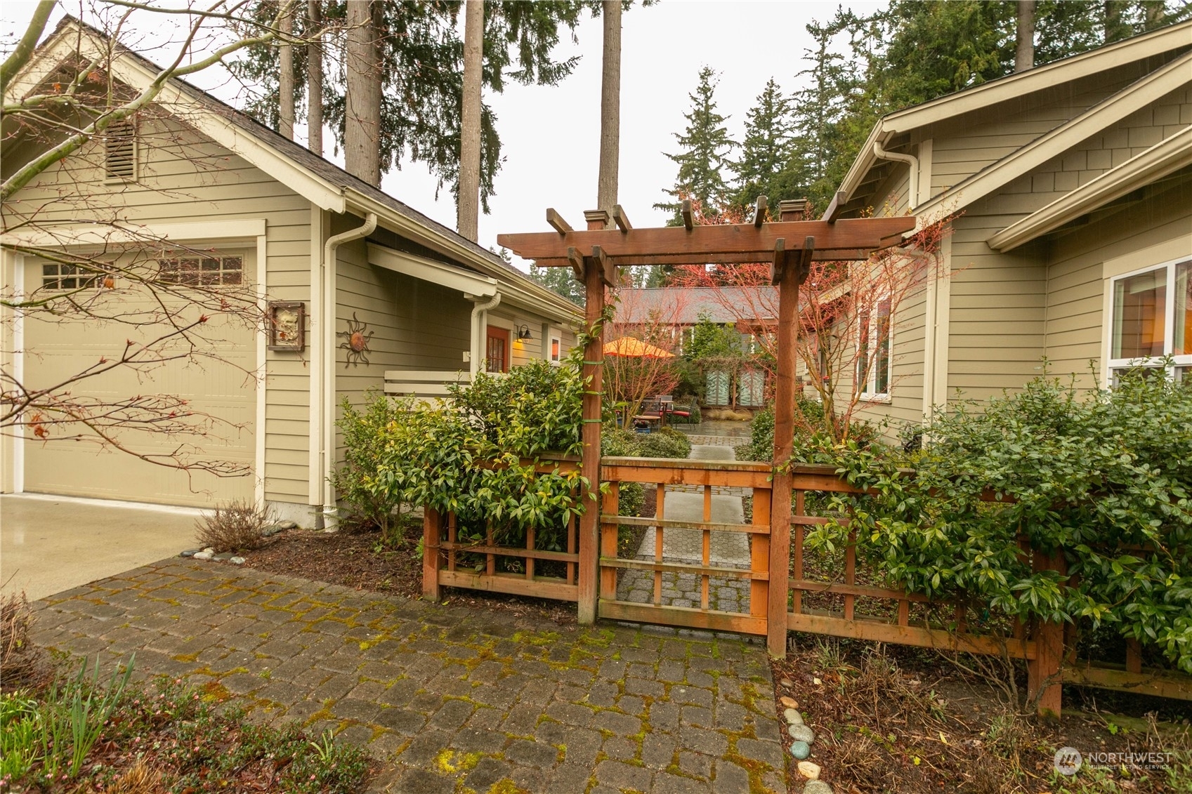 Property Photo:  1017 High View Street  WA 98260 