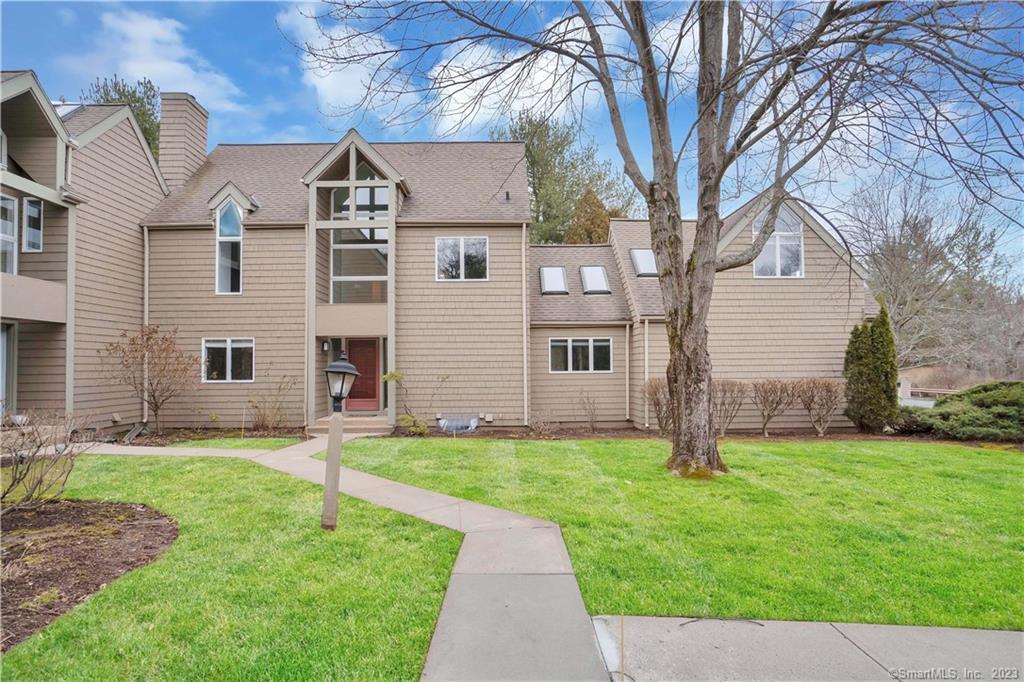 Property Photo:  99 Timberwood Road 99  CT 06117 
