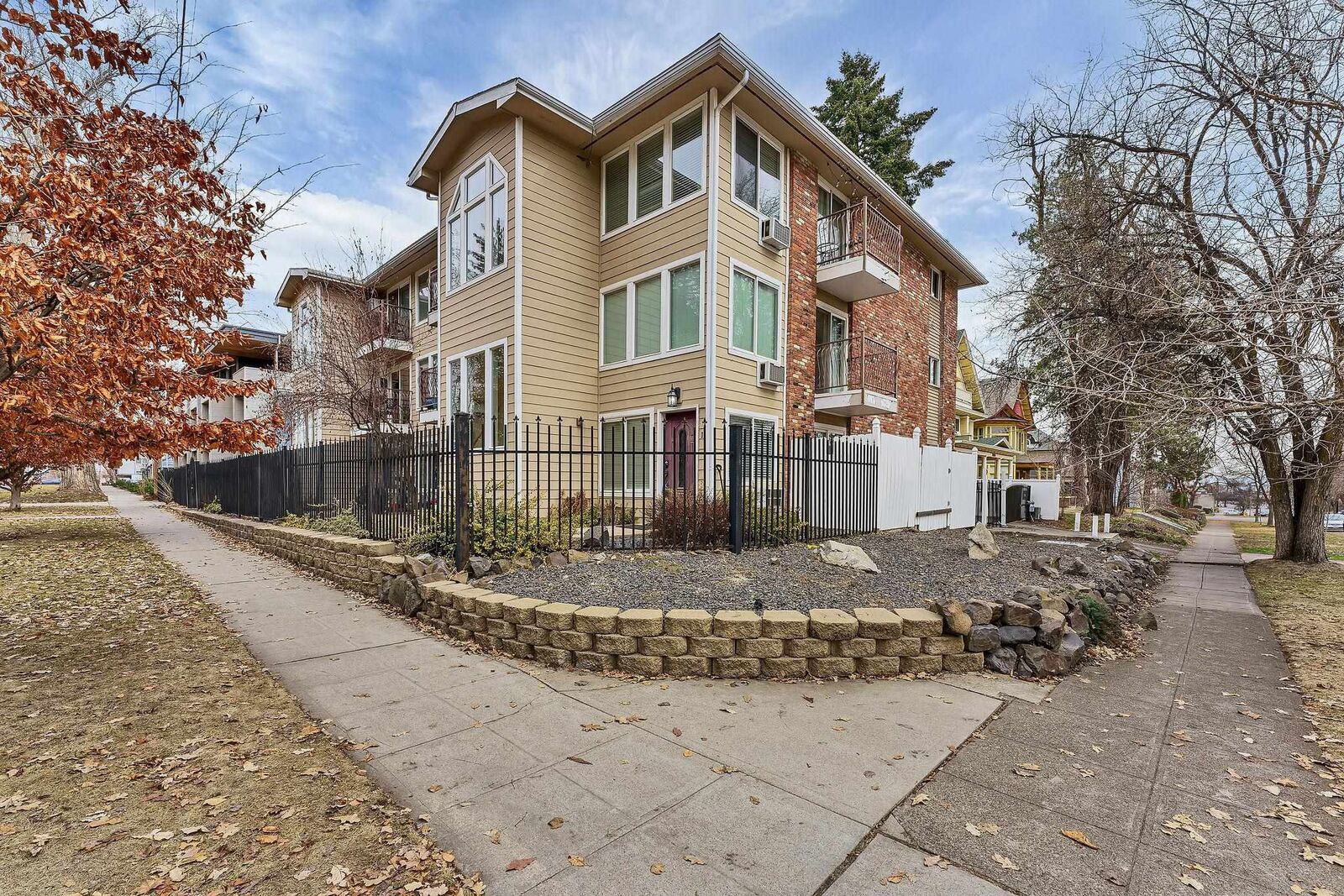 Property Photo: 215 S Chestnut St 9 WA 99201